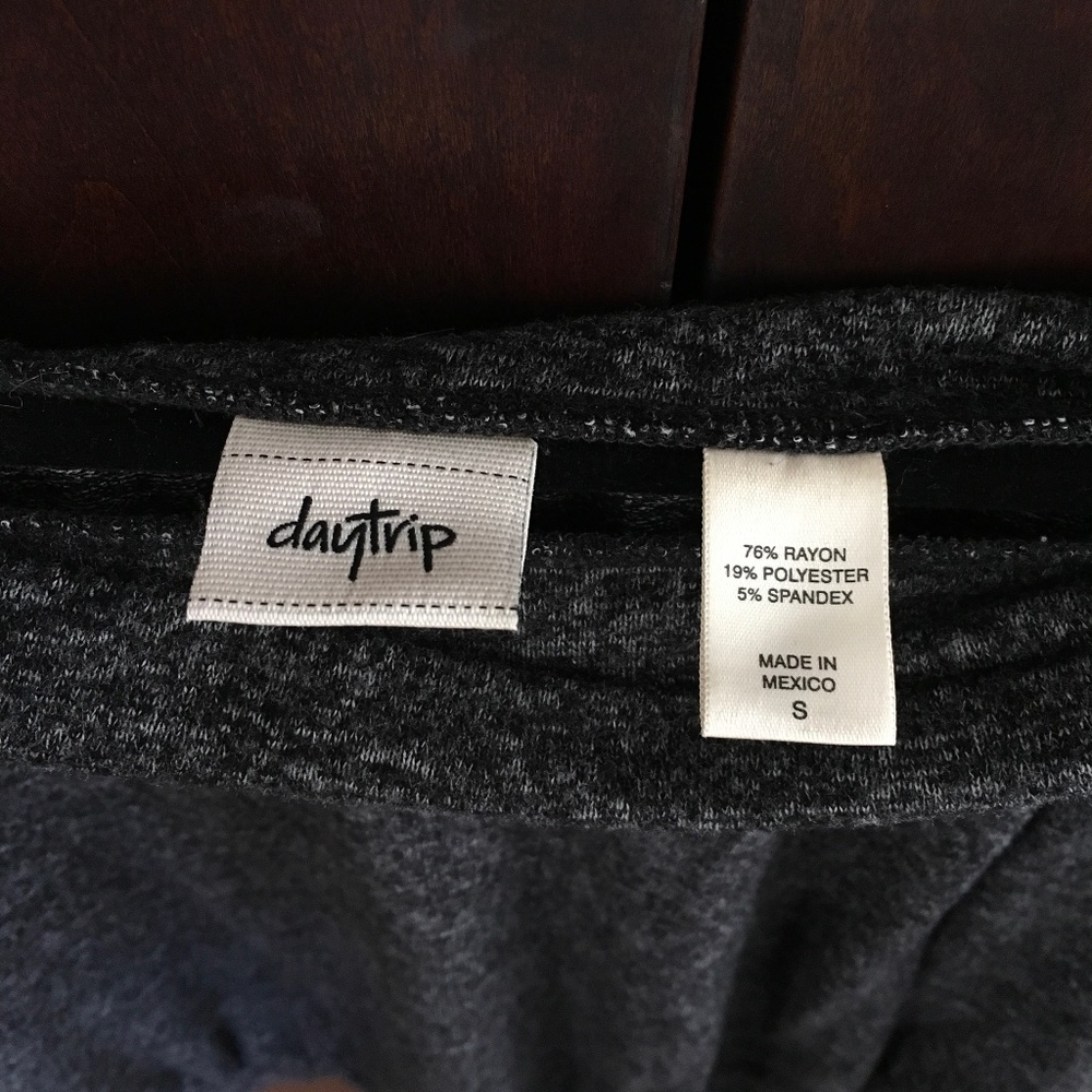 Off Shoulder Top - image 5